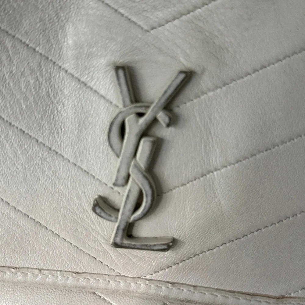 Yves Saint Laurent Off-White Quilted Shoulder Bag - Picture 2 of 7